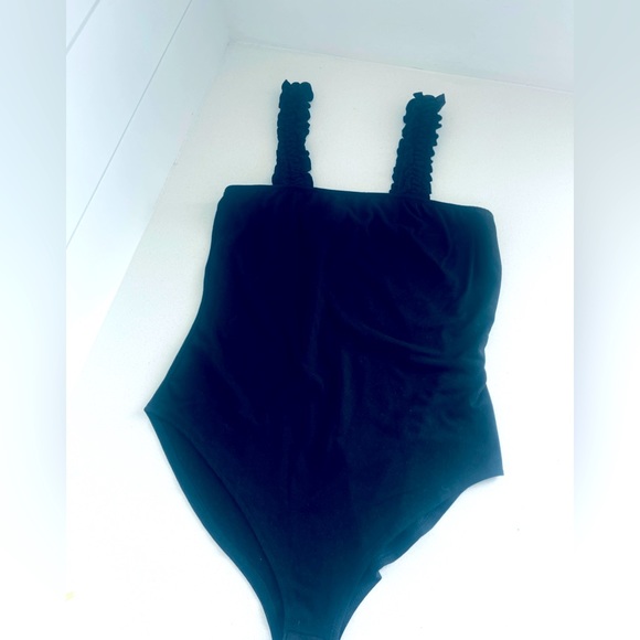 NEW, Black, Ruffle Detail Sleeves, Bodysuit, Size M - Picture 2 of 5